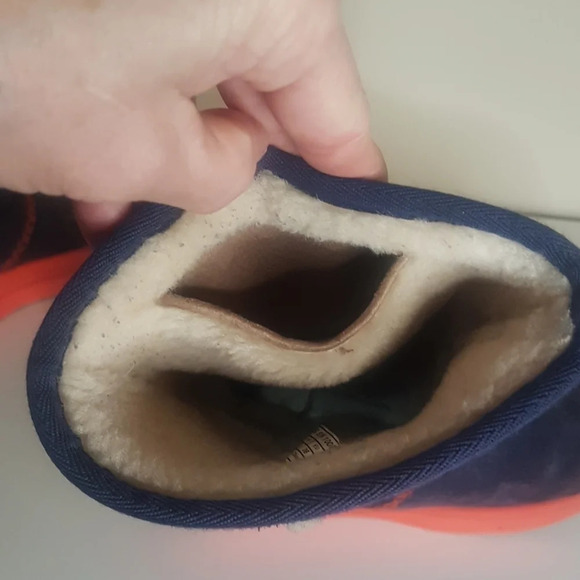 UGG I  ❤ UGG girls heart boots SZ 5 - Picture 7 of 10